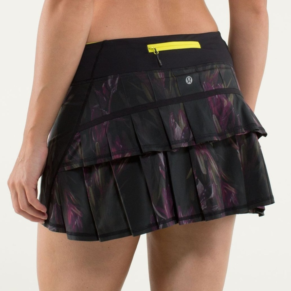 Lululemon 8 Midnight Iris Pace Setter skirt skort